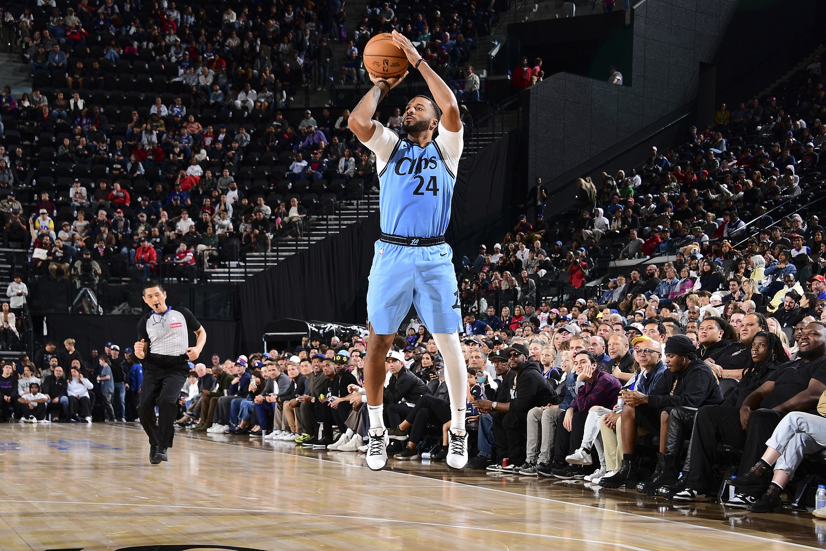 在线体育-Shams：热火把鲍威尔视作和希罗&amp;阿德巴约长期搭档的合适人选