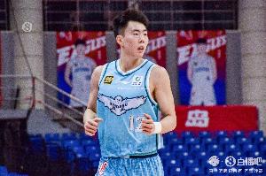 篮球直播-直播吧：段昂君本赛季前左手腕就出现骨折 计划近期进行手术治疗